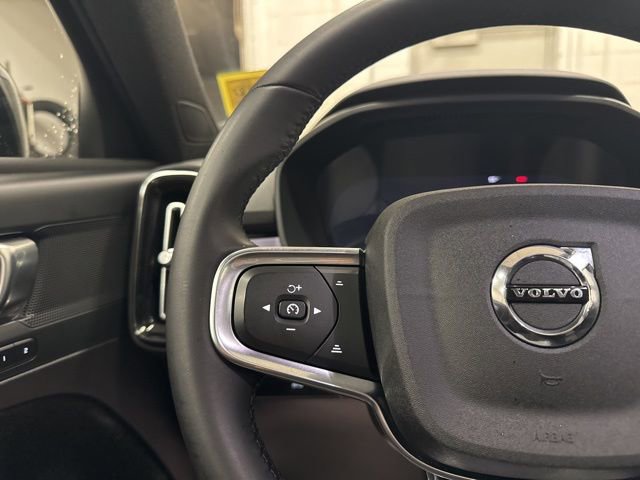 Used 2023 Volvo XC40 Recharge Plus image 21