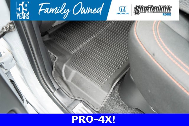 Used 2023 Nissan Frontier PRO-4X w/ Technology Package image 28