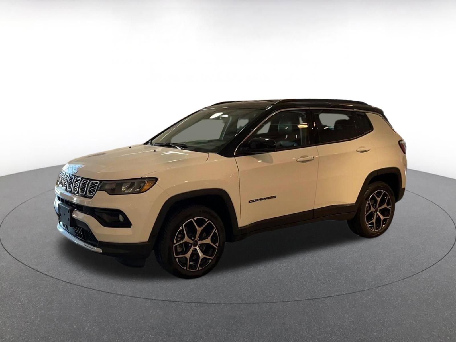 Used 2025 Jeep Compass Limited image 8