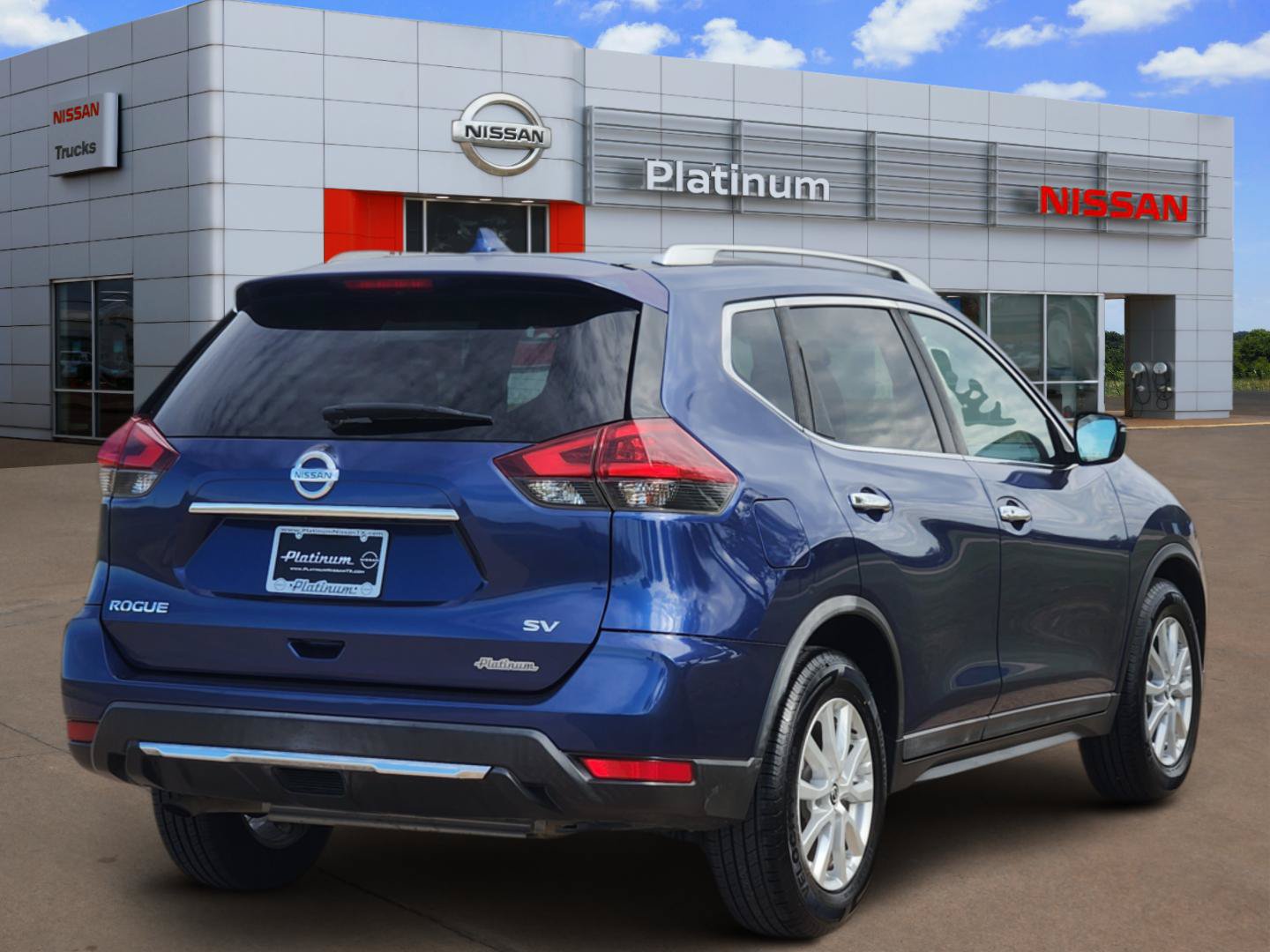 Used 2018 Nissan Rogue SV FWD image 4