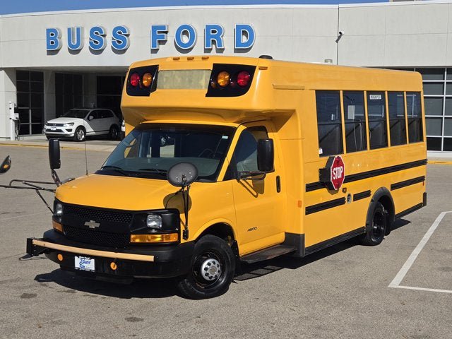 Used 2014 Chevrolet Express 4500 RWD image 1