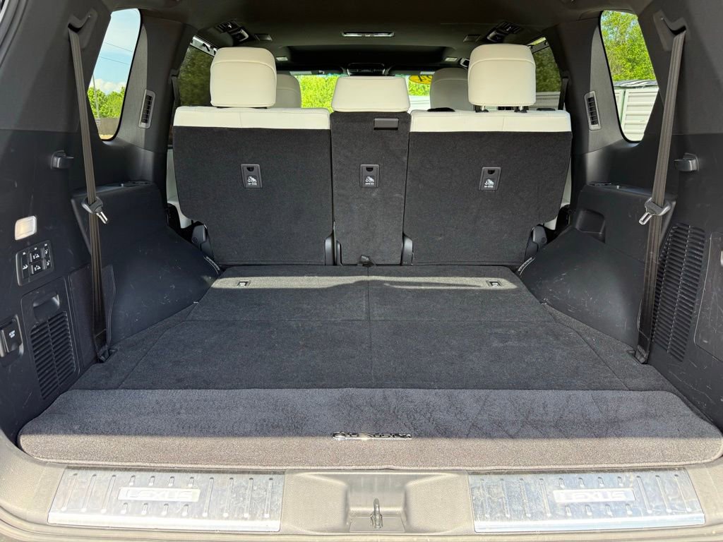 Used 2024 Lexus LX 600 4WD w/ Luxury Package image 41