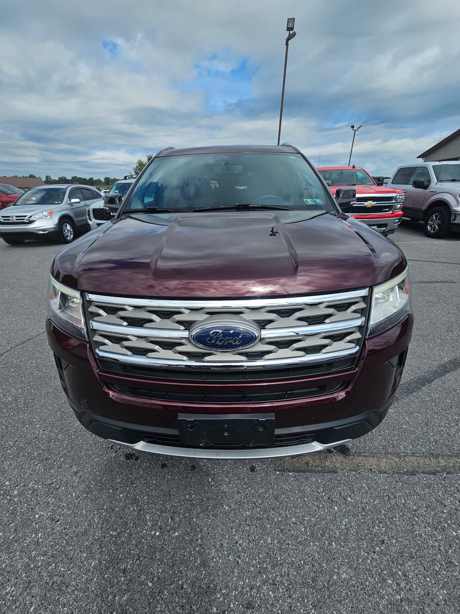 Used 2018 Ford Explorer XLT w/ Equipment Group 202A image 2