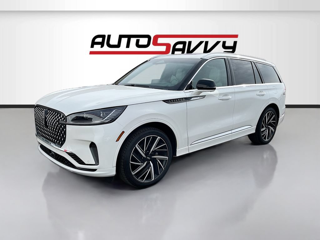 Used 2025 Lincoln Aviator Black Label AWD/4WD image 3