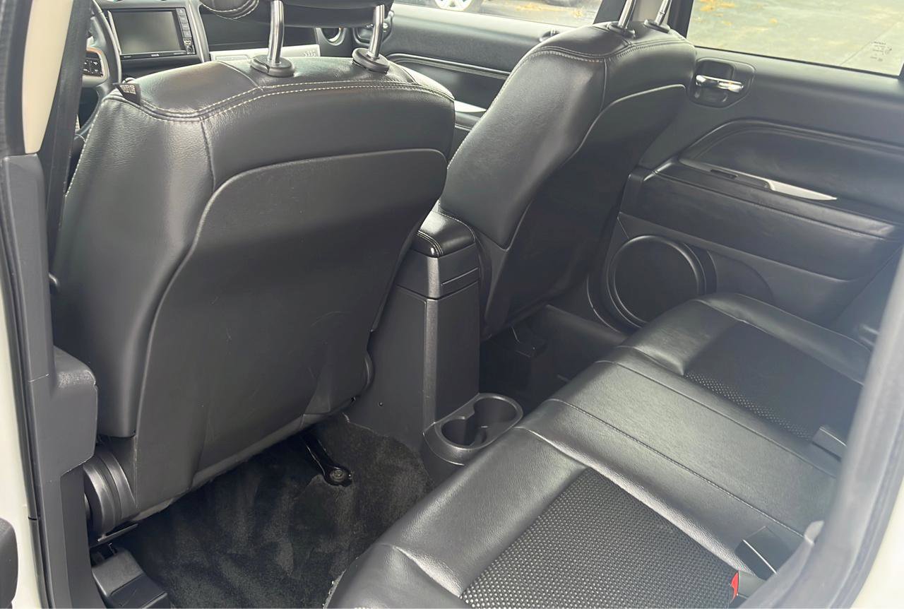 Used 2014 Jeep Compass Latitude w/ Sun/Sound Group AWD/4WD image 15