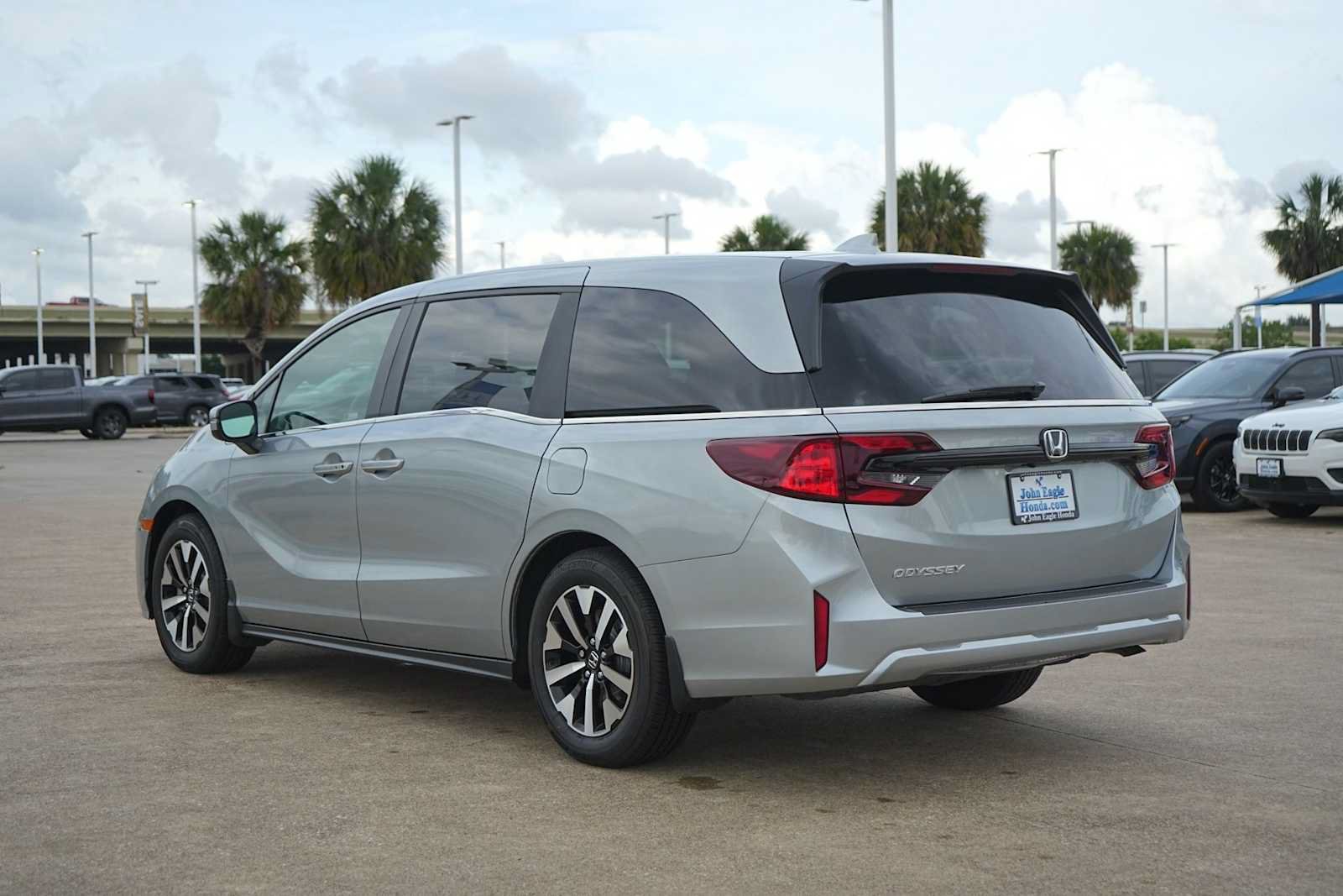 Certified 2026 Honda Odyssey EX-L image 4