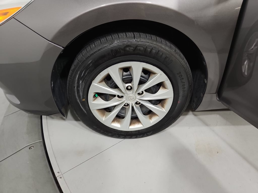 Used 2016 Toyota Camry LE FWD image 26