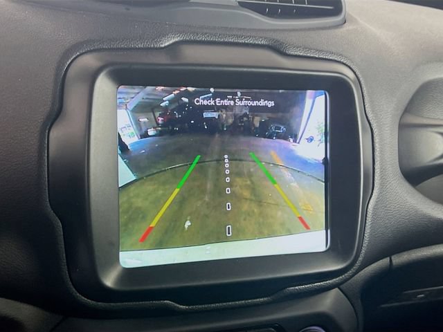 Used 2023 Jeep Renegade Latitude AWD/4WD image 15