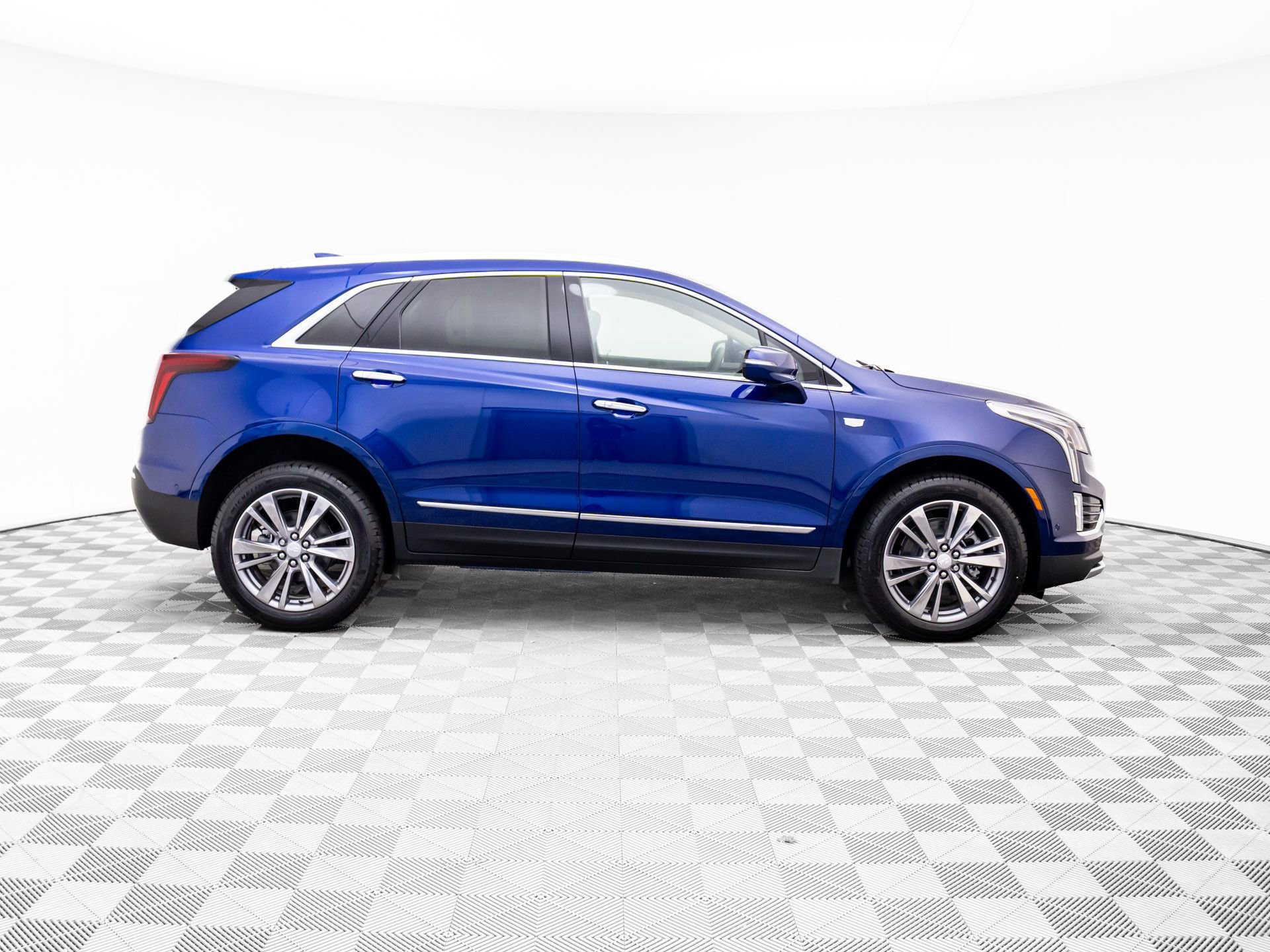 New 2026 Cadillac XT5 Premium Luxury w/ Driver Assist Package image 7