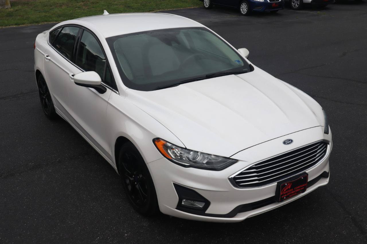 Used 2019 Ford Fusion SE w/ Equipment Group 151A FWD image 14