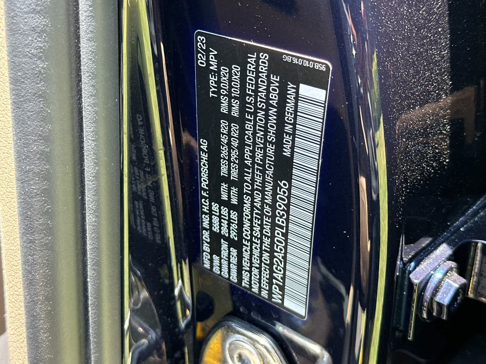 Certified 2023 Porsche Macan S AWD/4WD image 33