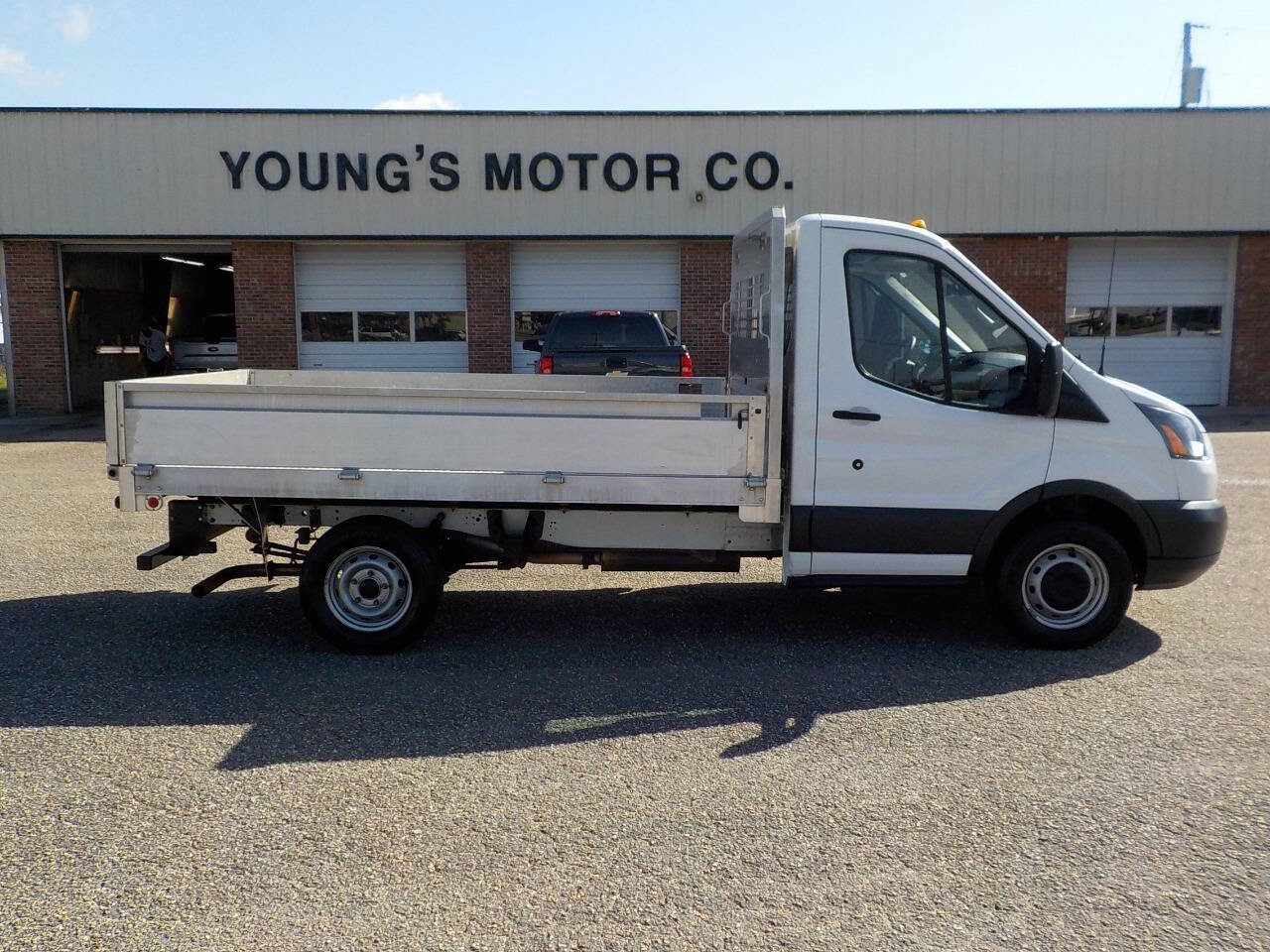 Used 2018 Ford Transit 250 138 image 9