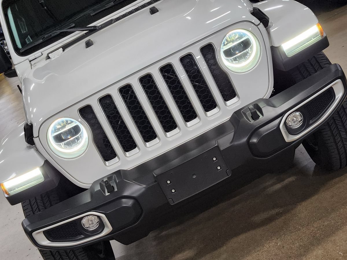 Used 2022 Jeep Gladiator Overland w/ LED Lighting Group AWD/4WD image 19