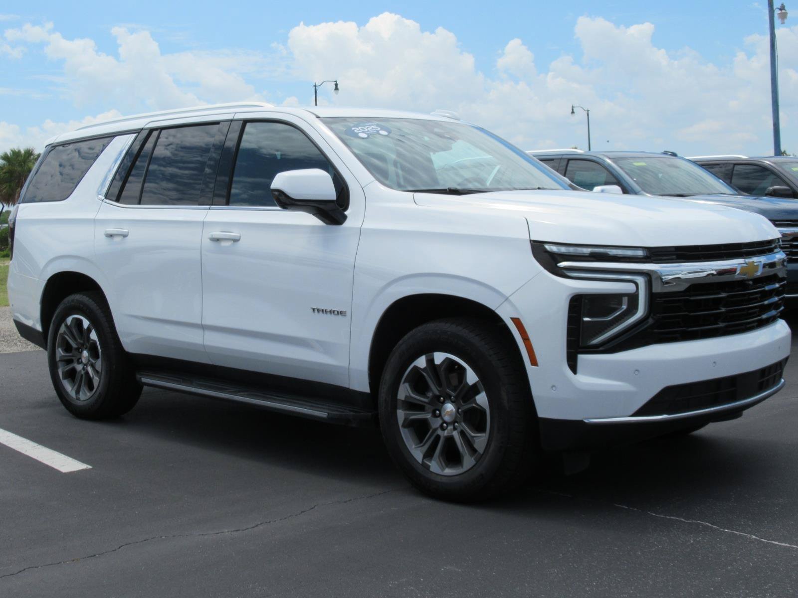 Certified 2025 Chevrolet Tahoe LS AWD/4WD image 3