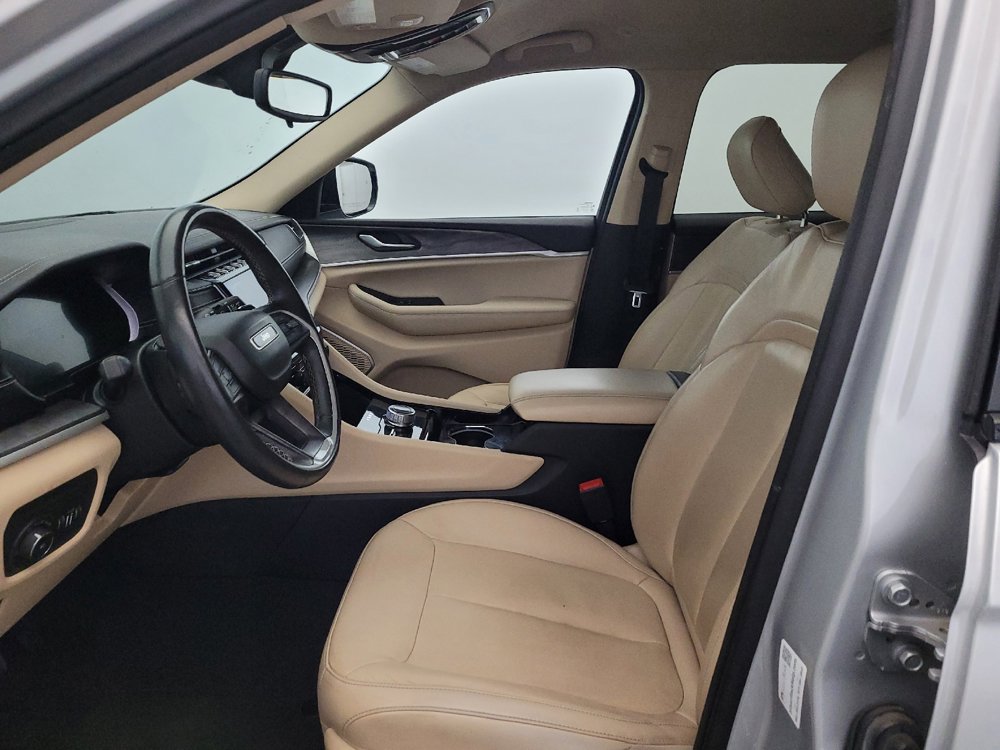 Used 2021 Jeep Grand Cherokee L Limited AWD/4WD image 17