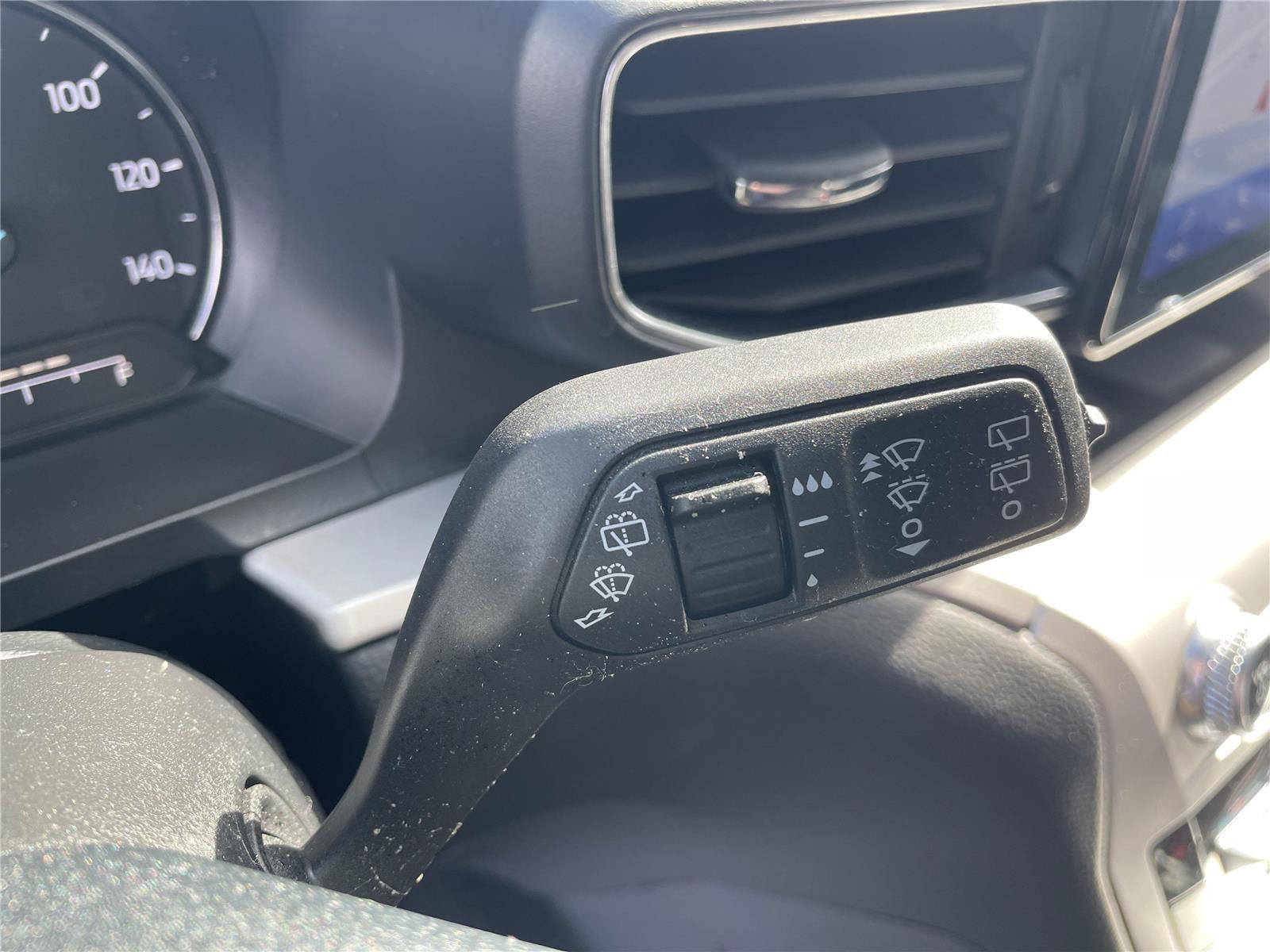 Used 2024 Ford Explorer XLT w/ Equipment Group 202A AWD/4WD image 20