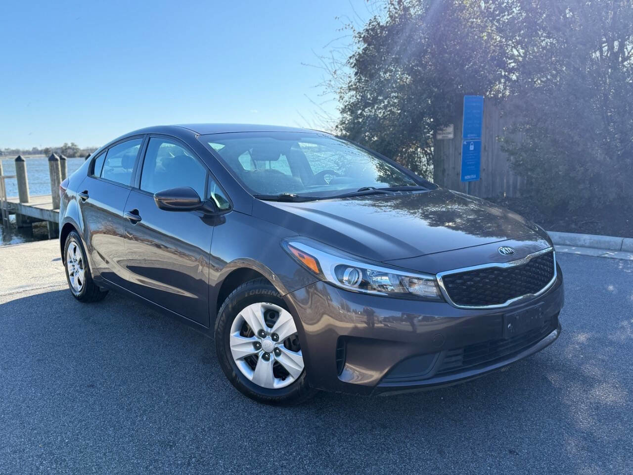 Used 2018 Kia Forte LX image 2