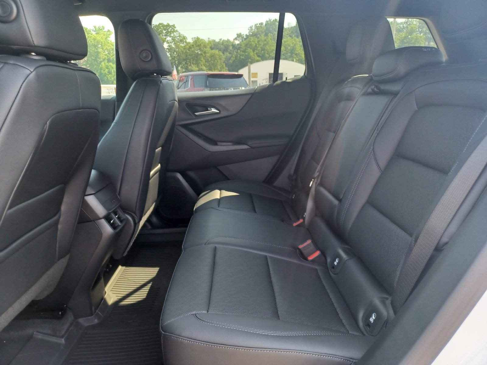 New 2027 Chevrolet Equinox LT w/ Convenience Package II AWD/4WD image 12