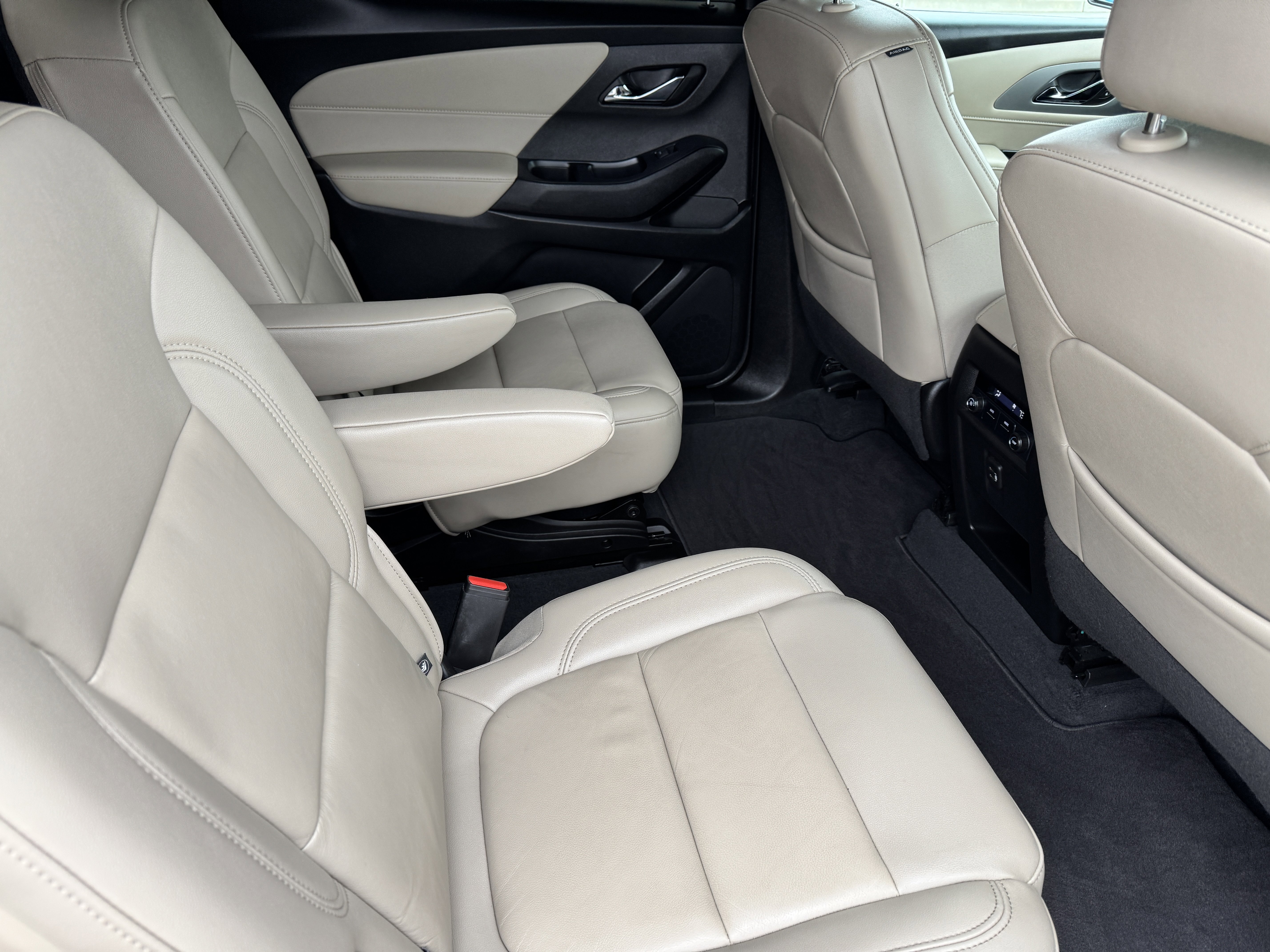 Certified 2022 Chevrolet Traverse LT image 24