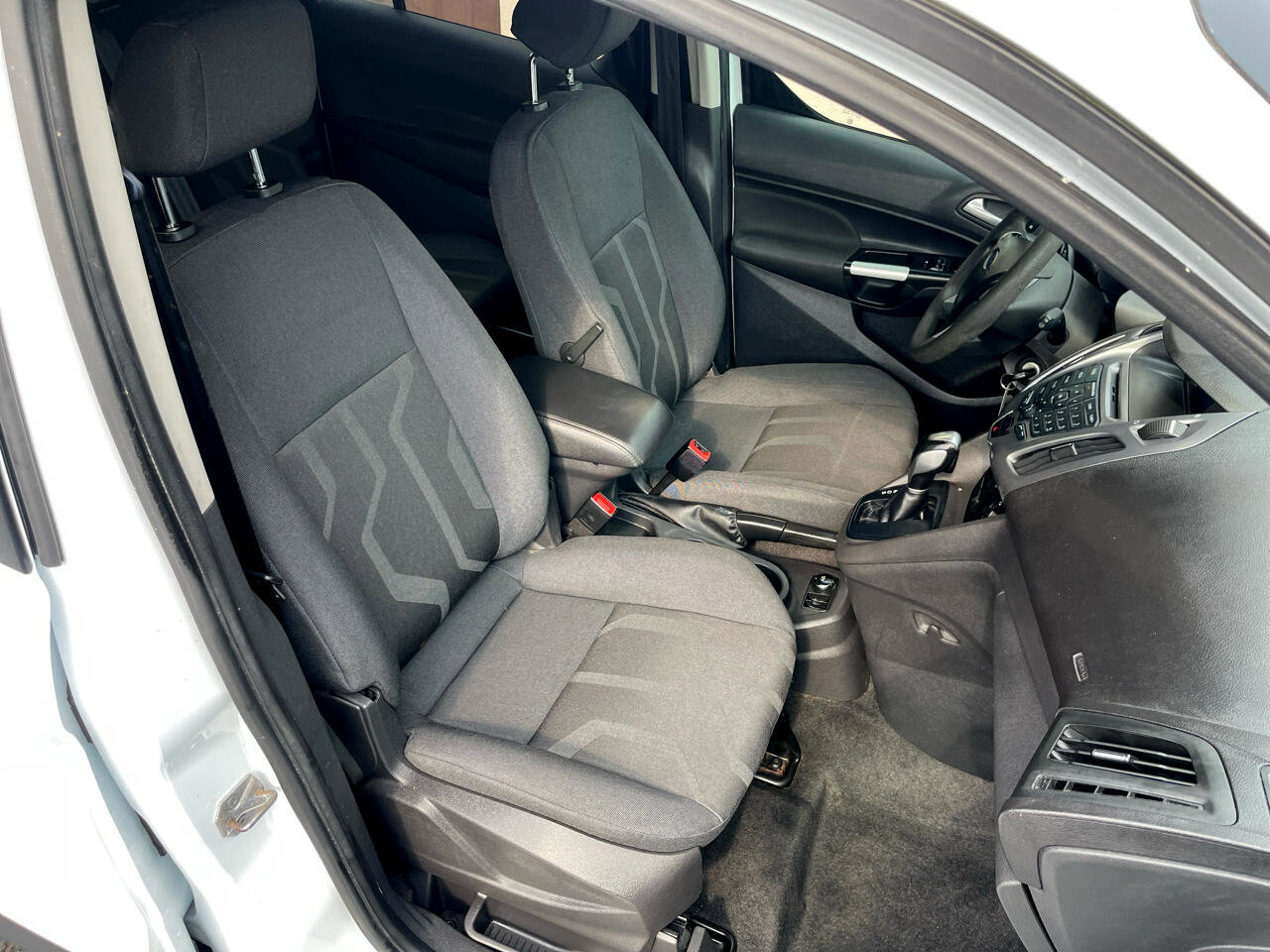 Used 2015 Ford Transit Connect XLT image 27