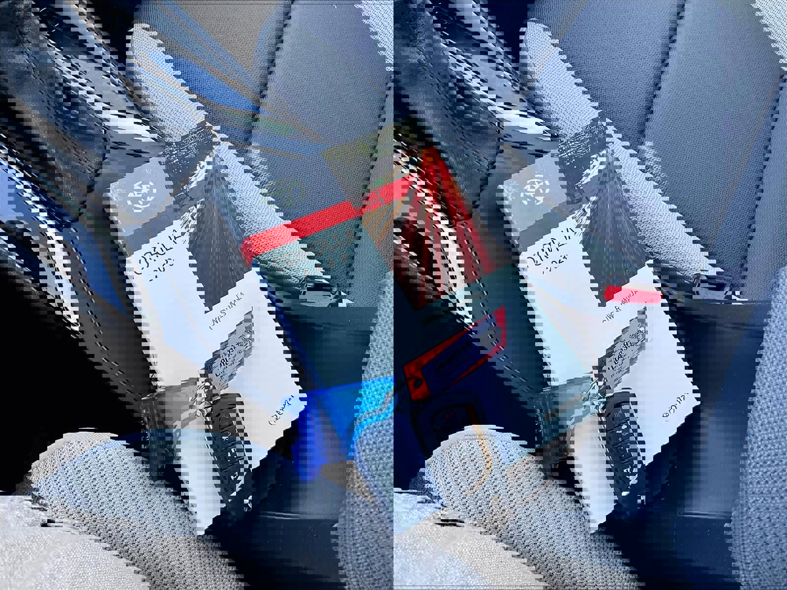 Used 2023 Toyota Corolla LE image 31