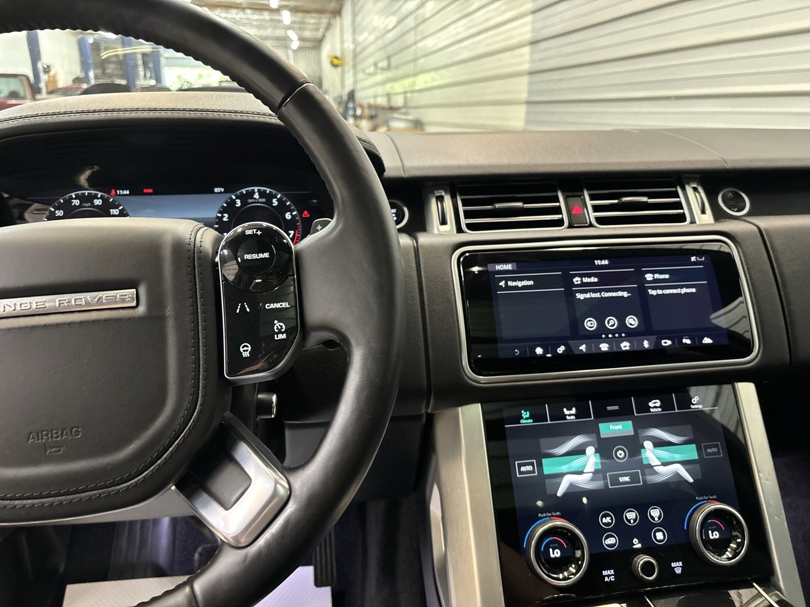 Used 2018 Land Rover Range Rover 3.0L V6 Supercharged image 17