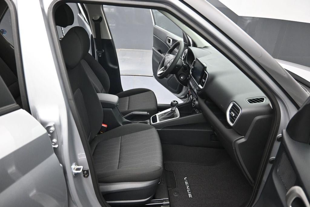 New 2026 Hyundai Venue SE FWD image 28