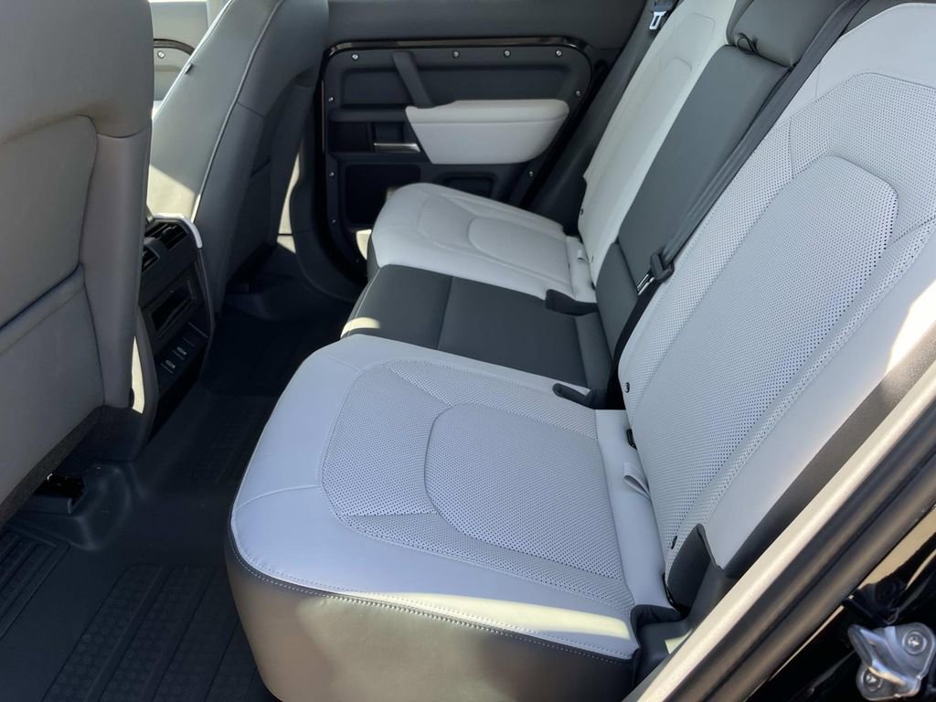 New 2026 Land Rover Defender 110 S AWD/4WD image 10