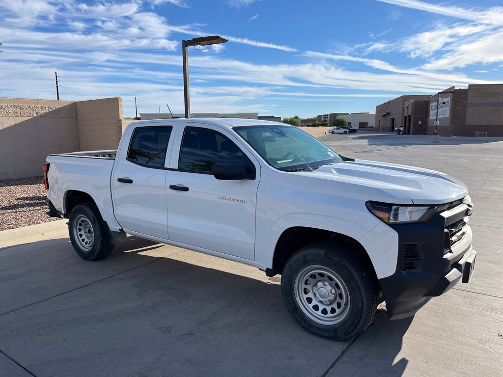 Used 2025 Chevrolet Colorado W/T RWD image 4