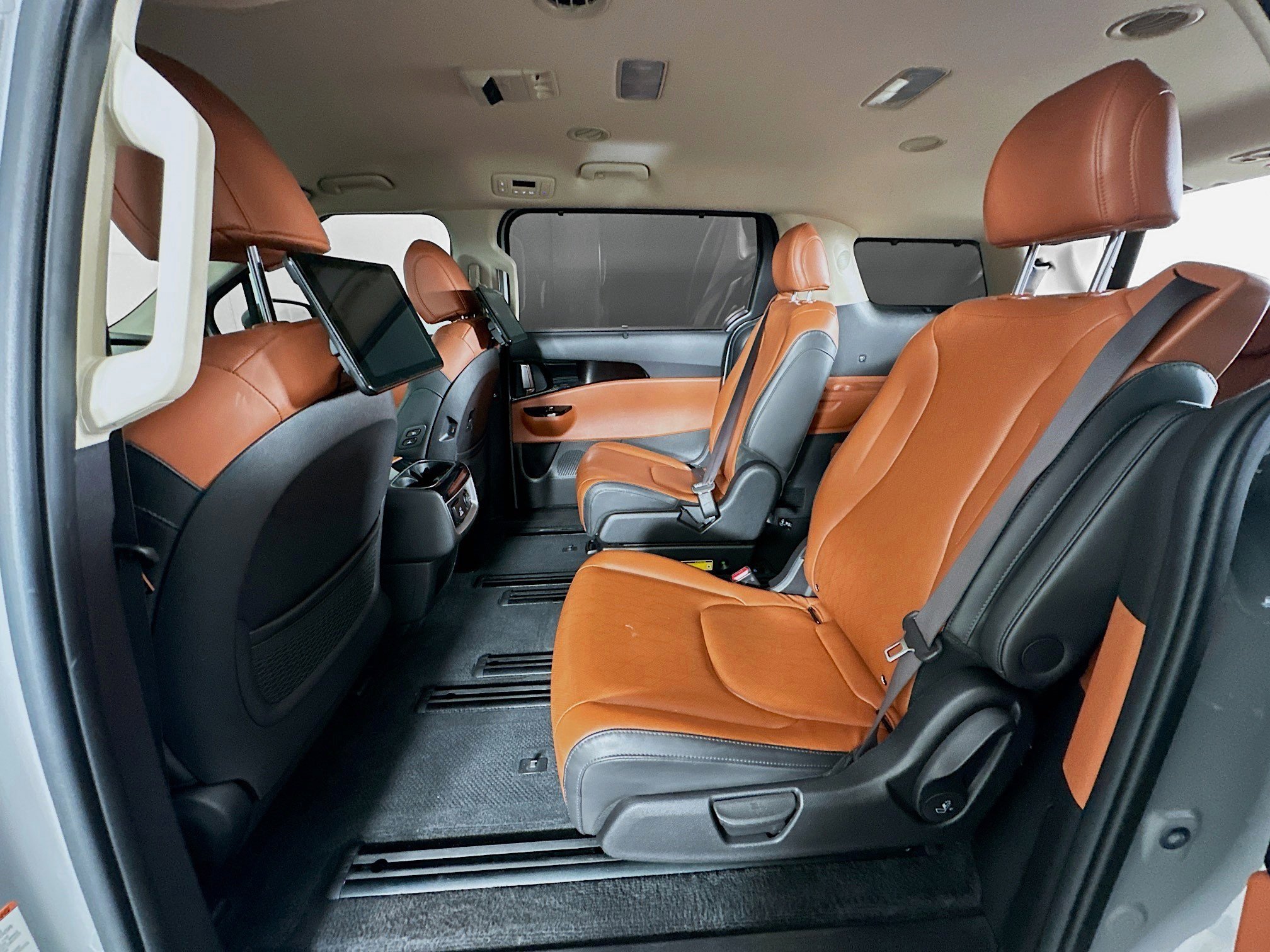 Used 2022 Kia Carnival SX image 28