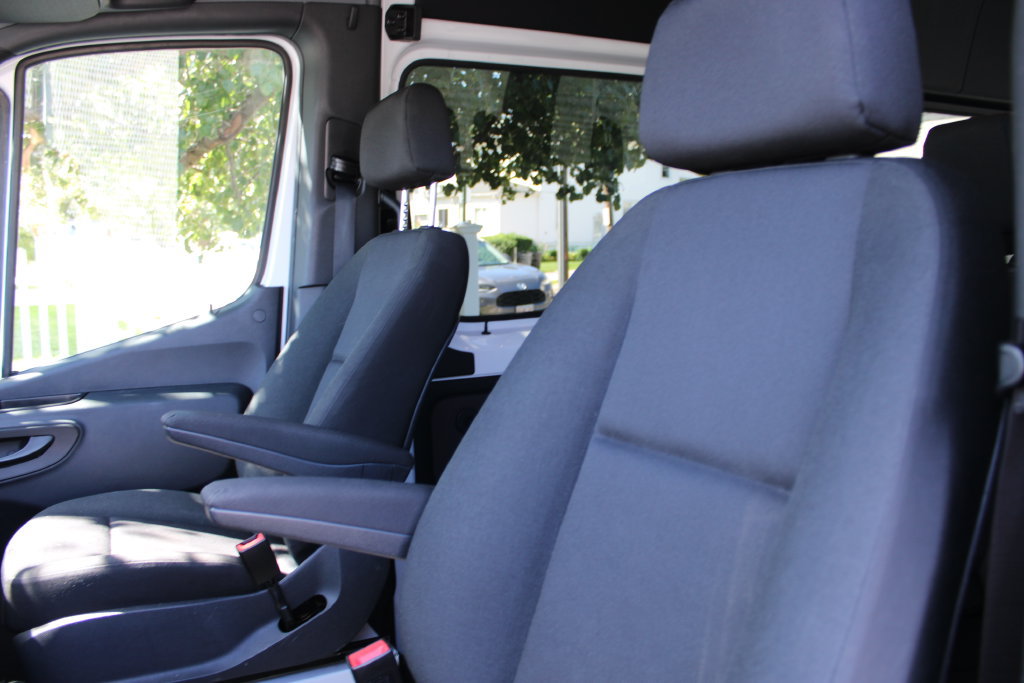 Used 2025 Mercedes-Benz Sprinter 2500 image 8