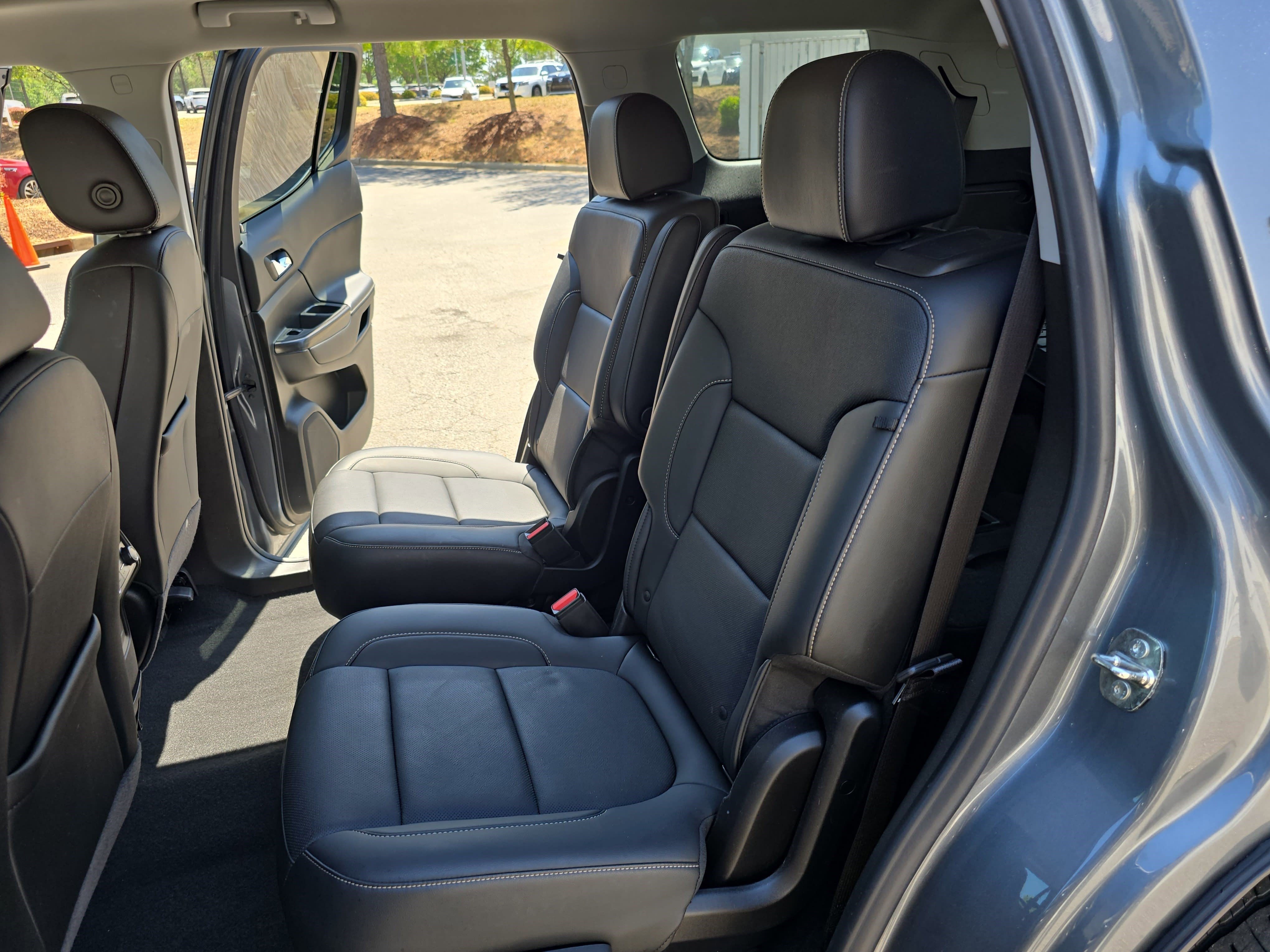 Used 2021 GMC Acadia SLT w/ Preferred Package FWD image 16