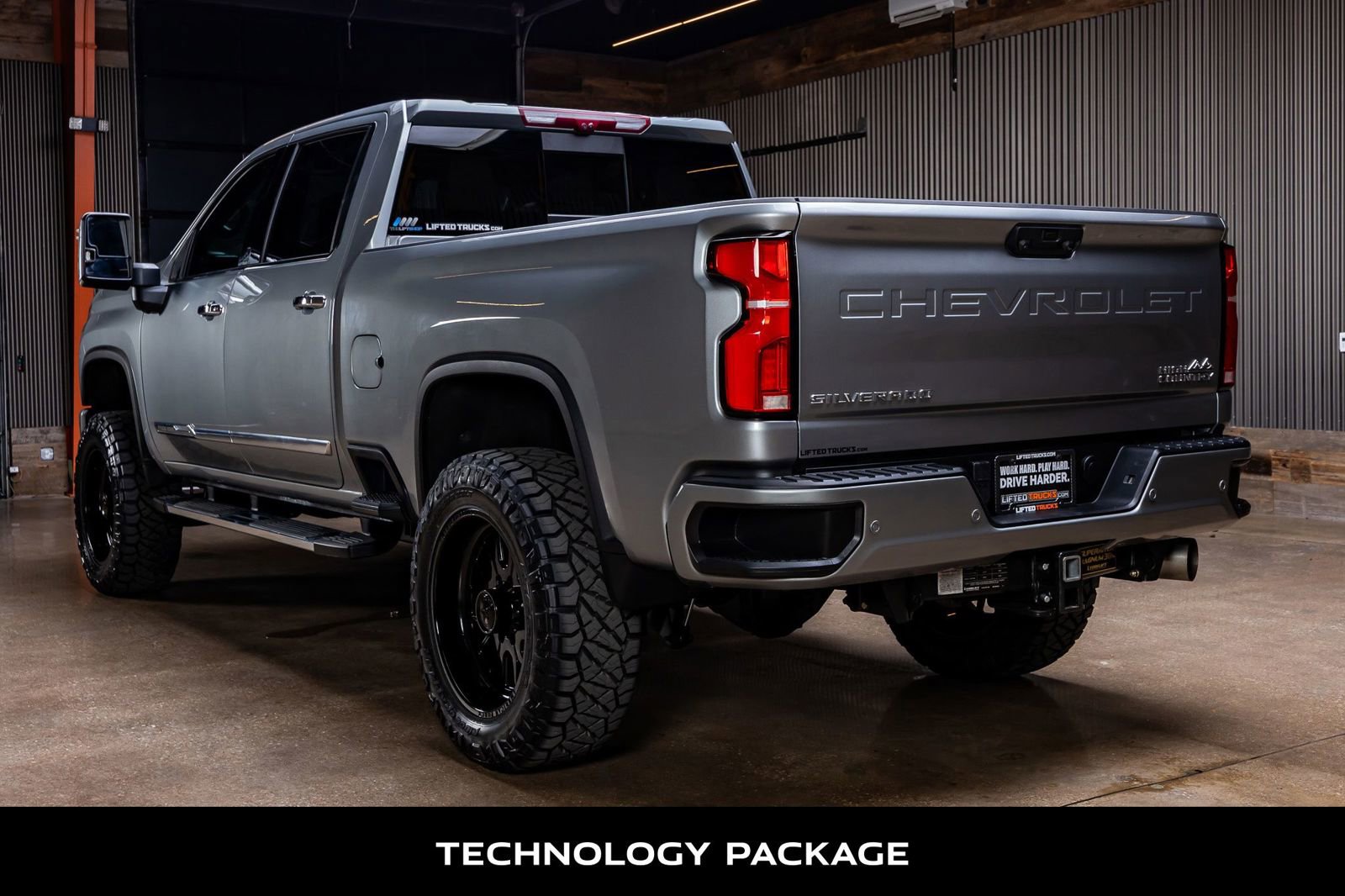 Used 2024 Chevrolet Silverado 2500 High Country w/ High Country Premium Package AWD/4WD image 7