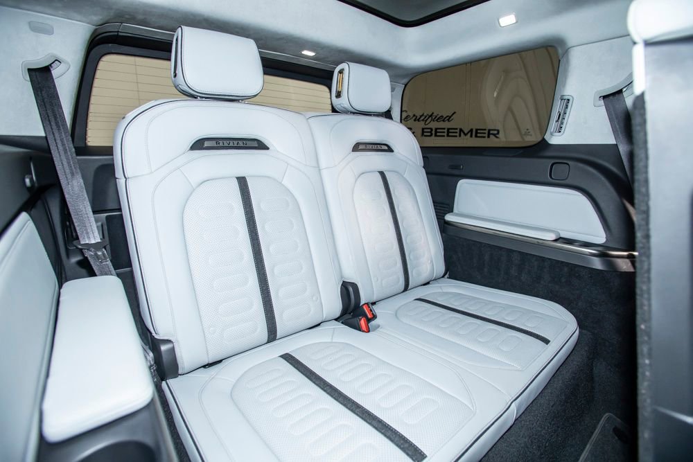 Used 2023 Rivian R1S Adventure image 20