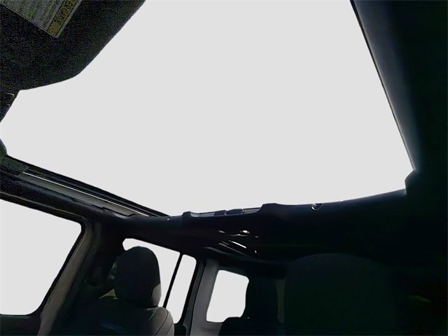 Used 2022 Jeep Wrangler Unlimited Rubicon 4xe w/ Cold Weather Group image 28