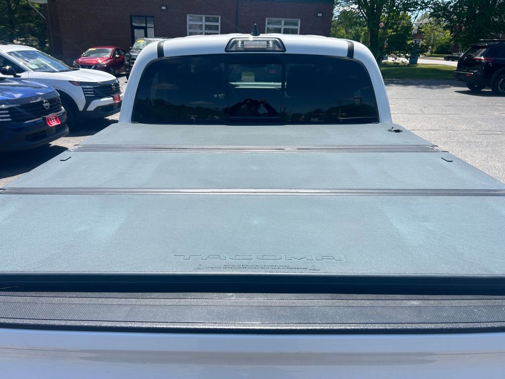Used 2019 Toyota Tacoma TRD Off-Road w/ Technology Package AWD/4WD image 18