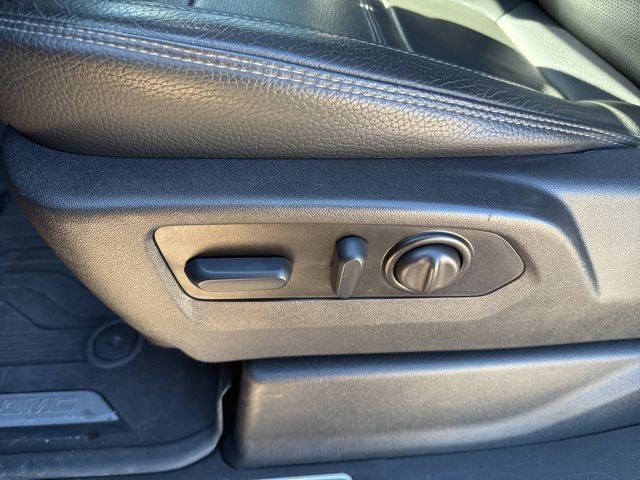 Used 2023 GMC Sierra 2500 Denali w/ Denali Black Diamond Edition image 17