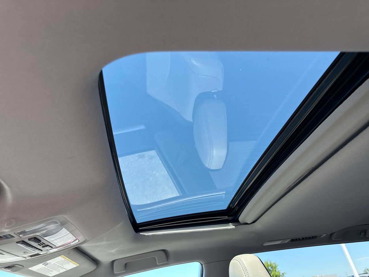 Used 2019 Toyota Highlander XLE FWD image 13