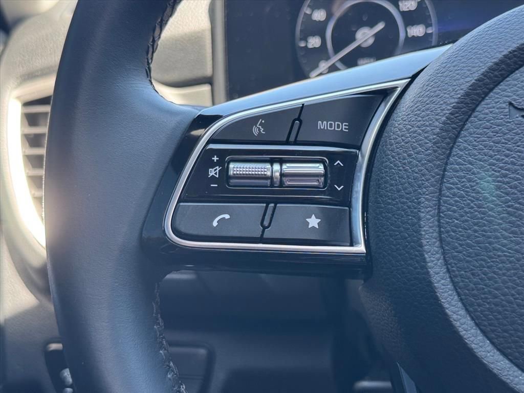 Certified 2025 Kia Seltos EX w/ EX Sunroof Package image 17