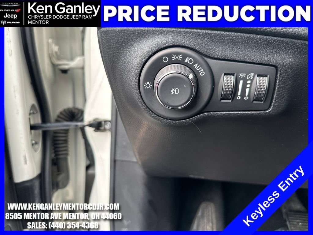 Used 2020 Jeep Compass Latitude w/ Cold Weather Group AWD/4WD image 13