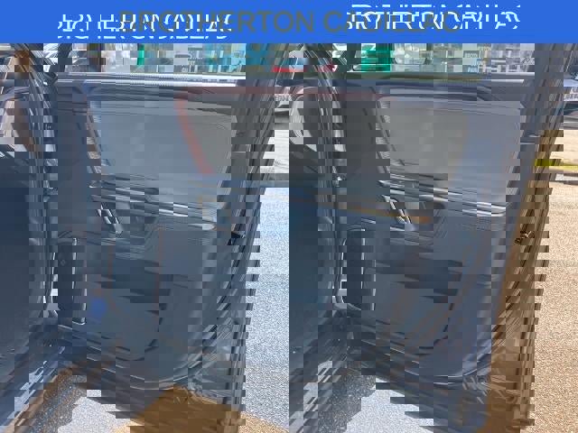 Used 2023 Rivian R1S Adventure image 14