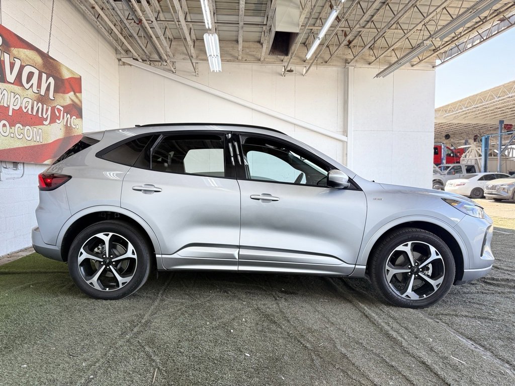 Used 2023 Ford Escape ST-Line Select w/ Tech Pack #2 image 5