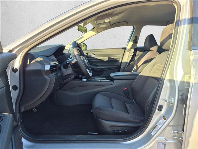 Used 2024 Nissan Altima 2.5 SV FWD image 17