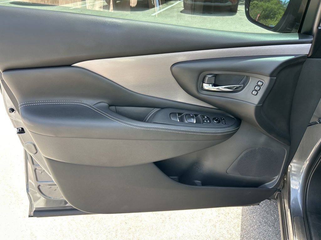 Certified 2023 Nissan Murano SL w/ Cargo Package FWD image 19