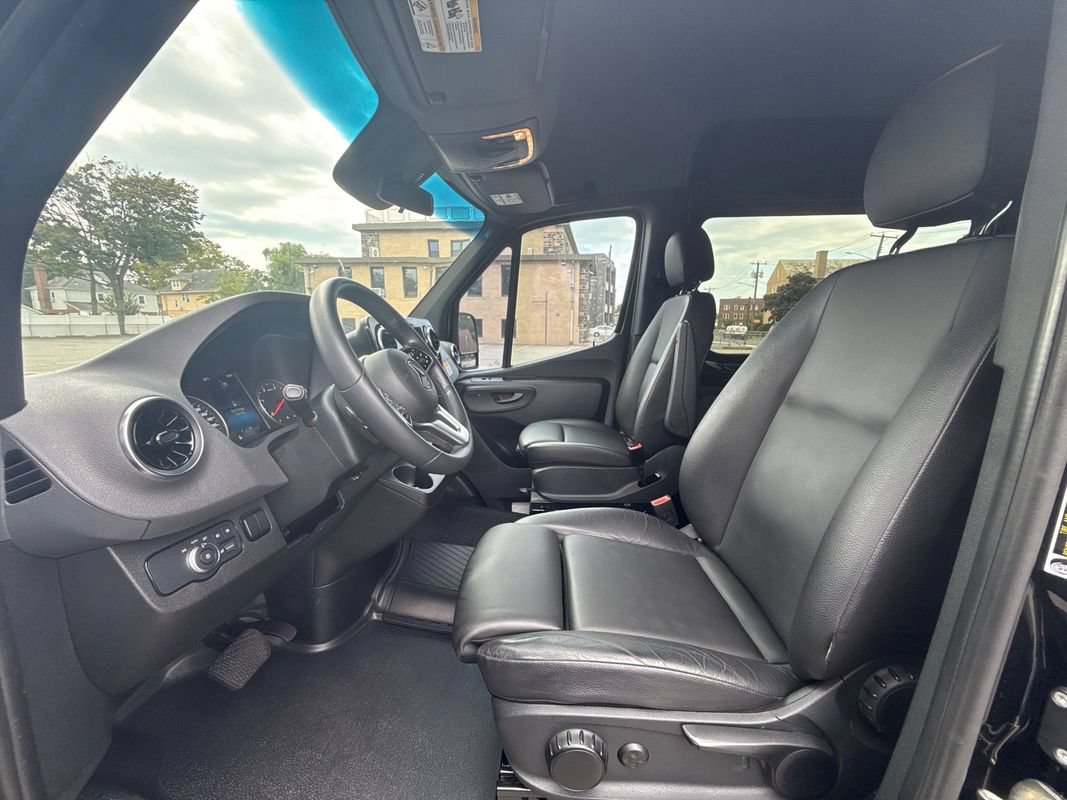 Used 2023 Mercedes-Benz Sprinter 2500 image 14