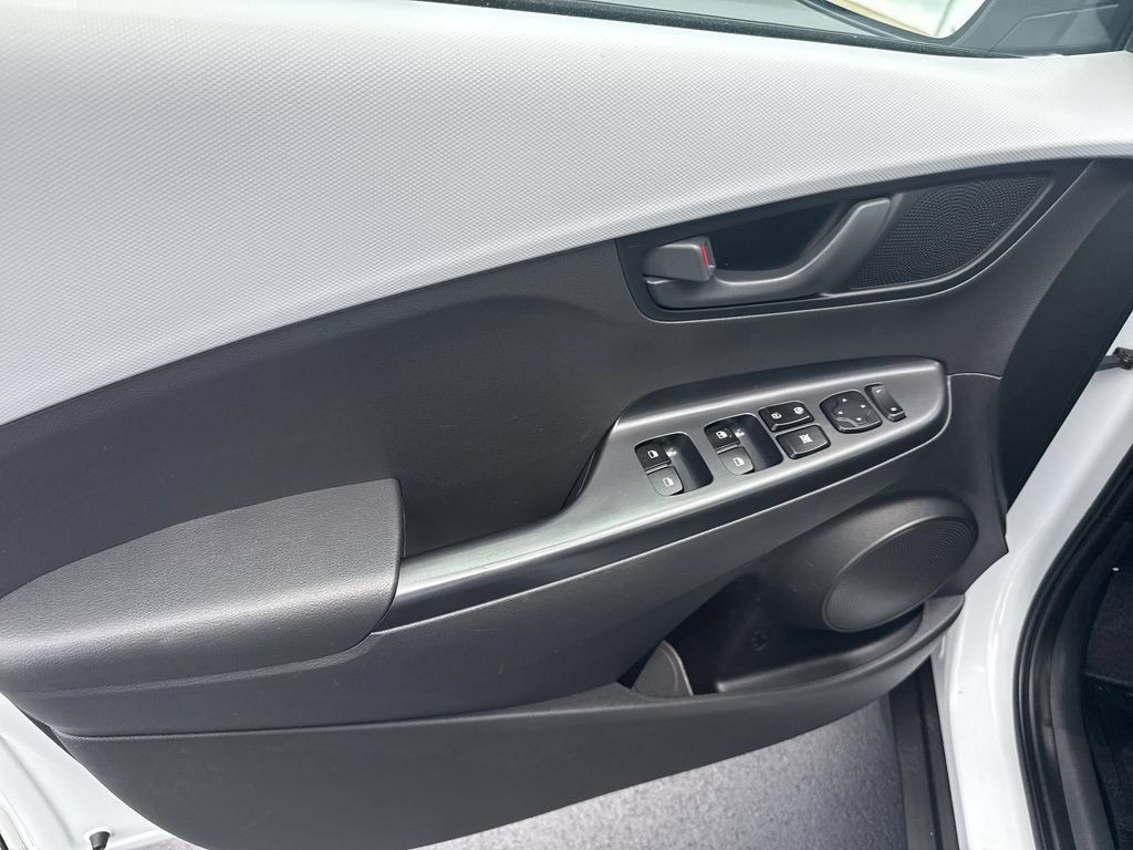 Used 2018 Hyundai Kona SE FWD image 5