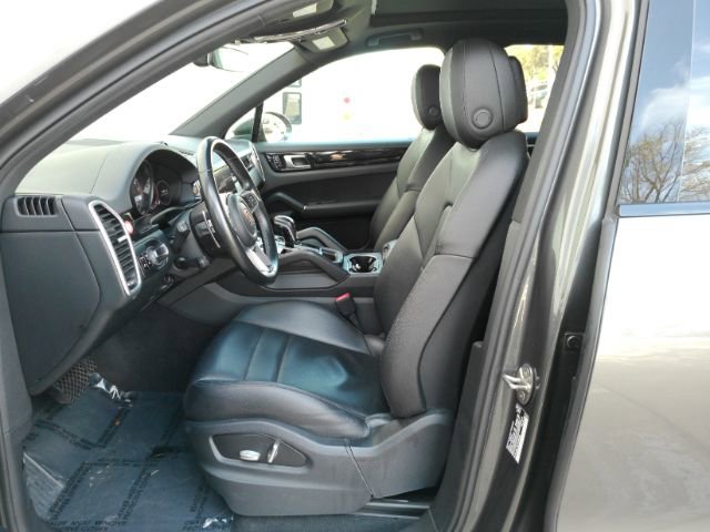 Used 2020 Porsche Cayenne AWD/4WD image 12