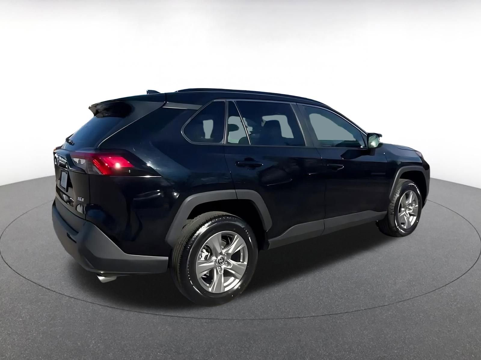 Used 2025 Toyota RAV4 XLE image 15