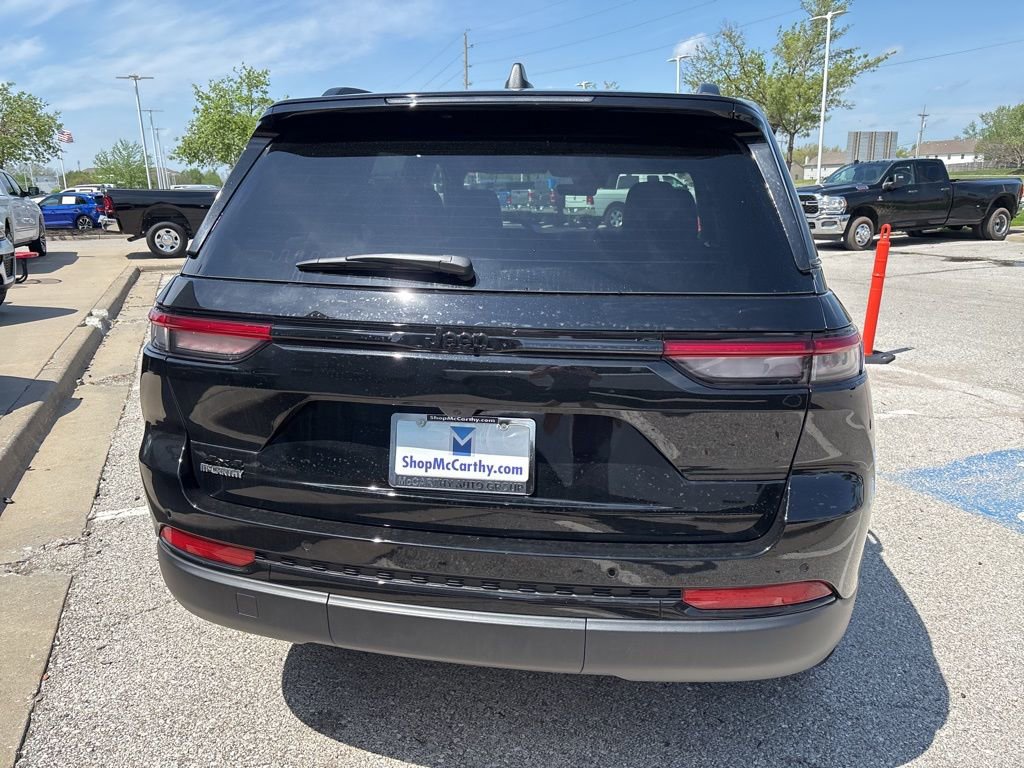 New 2025 Jeep Grand Cherokee Altitude AWD/4WD image 23