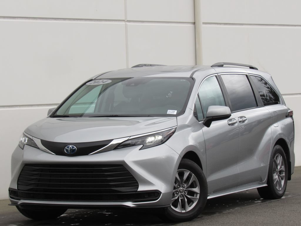 Used 2024 Toyota Sienna LE
